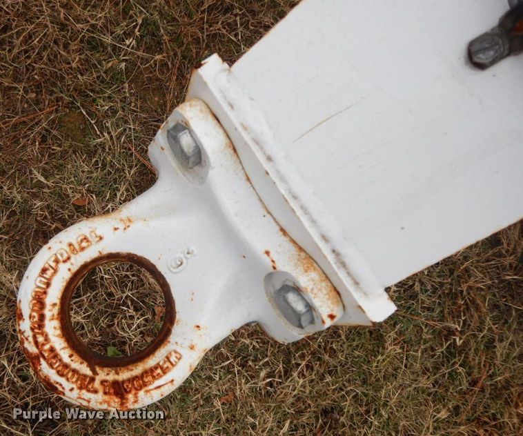 image for item HG9269 2013 Brooks Brothers  pole trailer