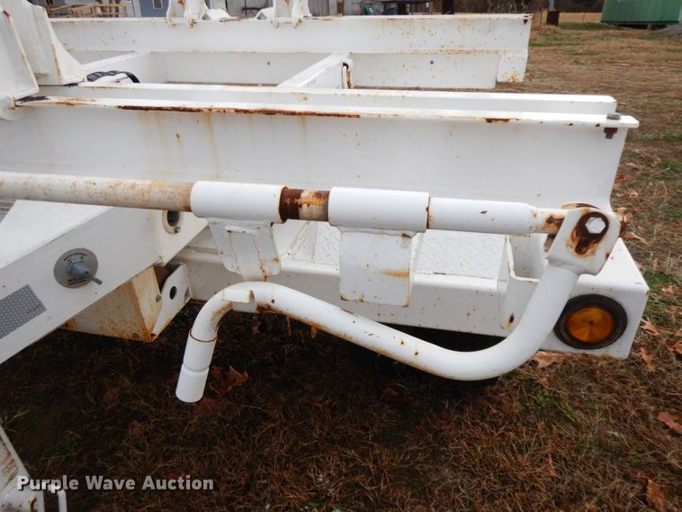 image for item HG9269 2013 Brooks Brothers  pole trailer