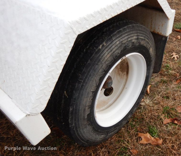 image for item HG9269 2013 Brooks Brothers  pole trailer