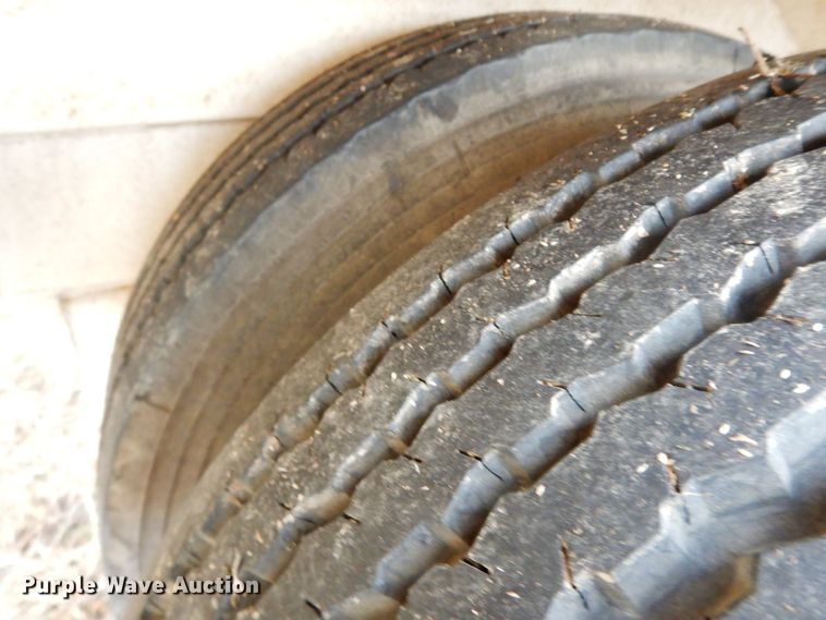 image for item HG9269 2013 Brooks Brothers  pole trailer