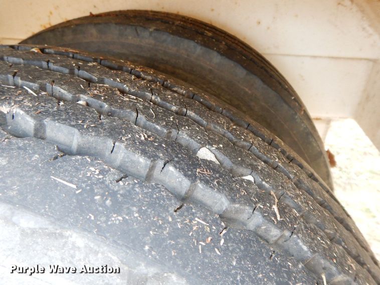 image for item HG9269 2013 Brooks Brothers  pole trailer