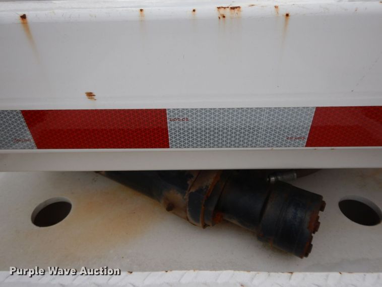 image for item HG9269 2013 Brooks Brothers  pole trailer