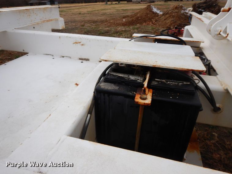 image for item HG9269 2013 Brooks Brothers  pole trailer