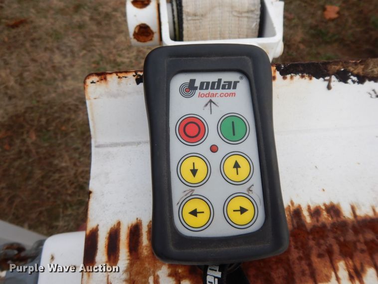 image for item HG9269 2013 Brooks Brothers  pole trailer