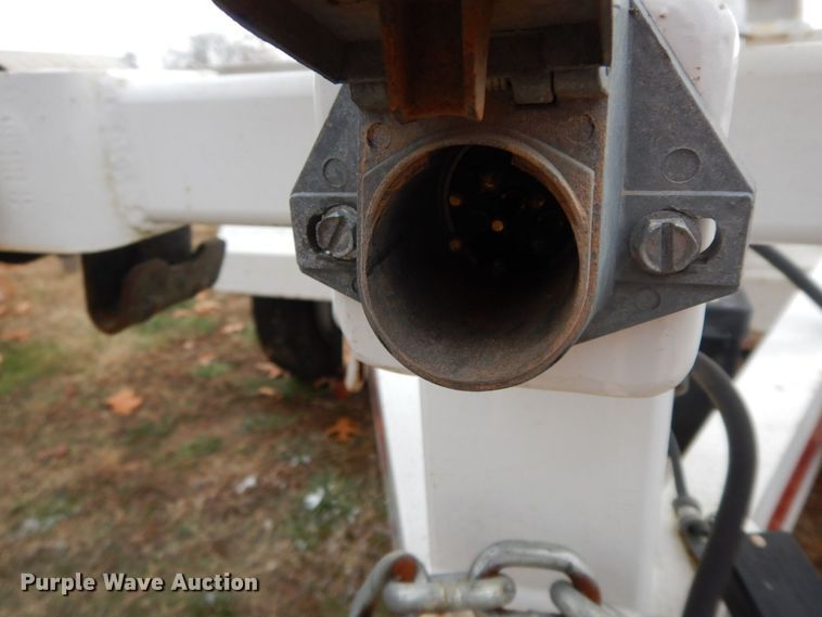 image for item HG9269 2013 Brooks Brothers  pole trailer