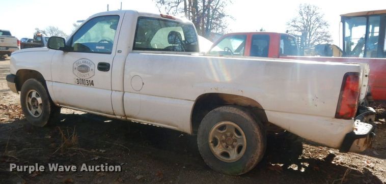 image for item HG9280 2003 Chevrolet Silverado 1500  pickup truck