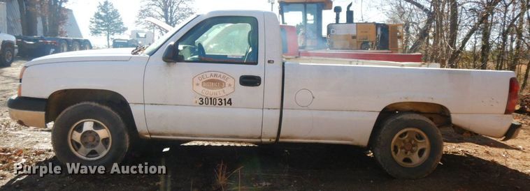 image for item HG9280 2003 Chevrolet Silverado 1500  pickup truck