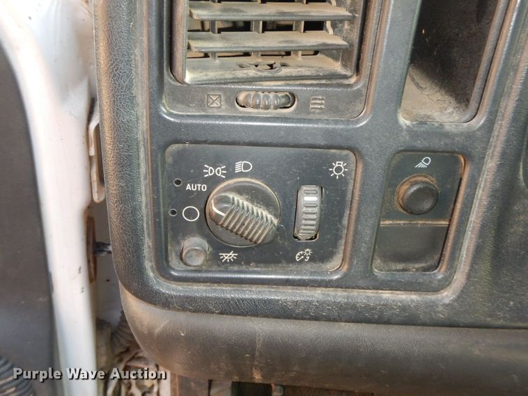 image for item HG9280 2003 Chevrolet Silverado 1500  pickup truck