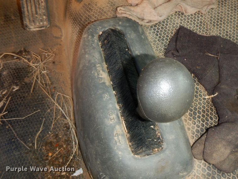 image for item HG9280 2003 Chevrolet Silverado 1500  pickup truck