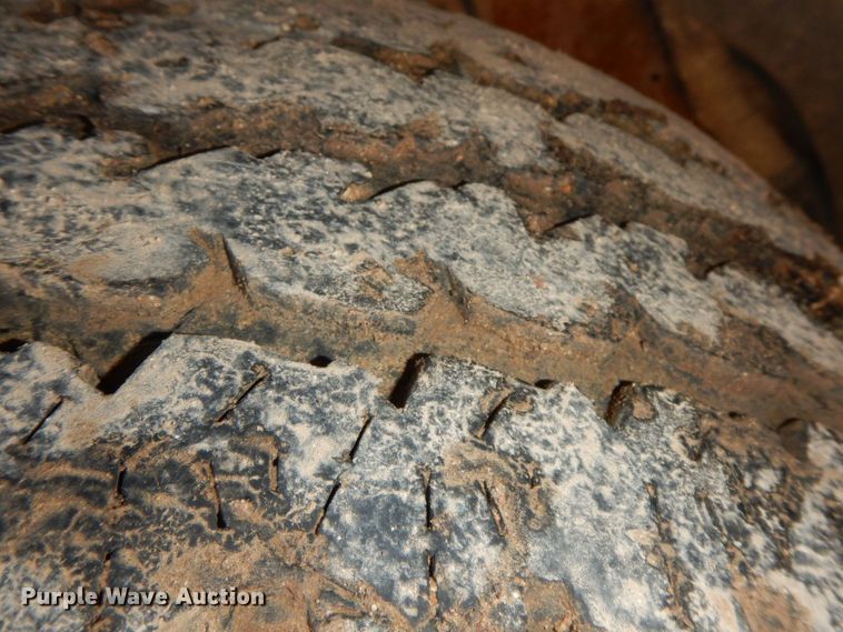 image for item HG9280 2003 Chevrolet Silverado 1500  pickup truck