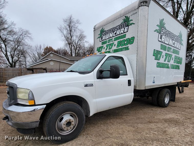 image for item HG9359 2003 Ford F350 Super Duty XL  box truck