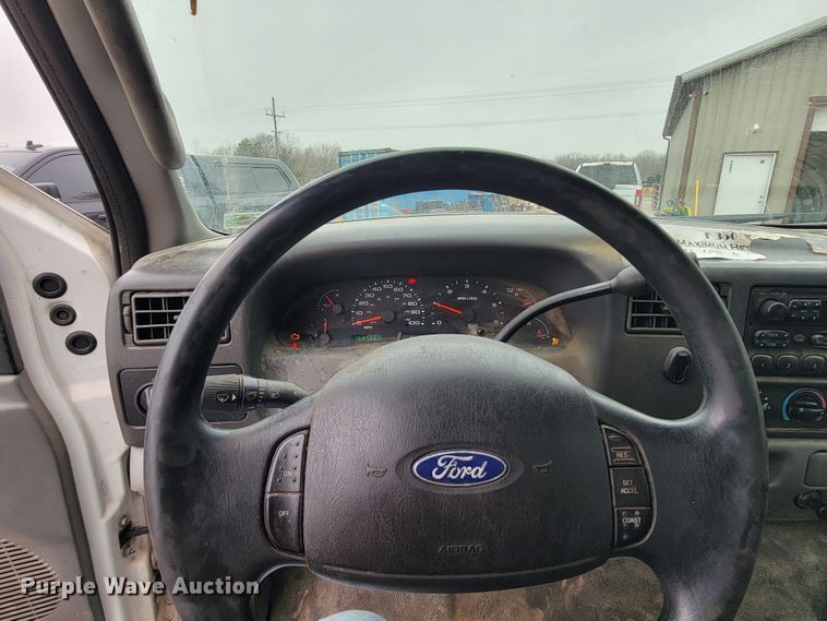 image for item HG9359 2003 Ford F350 Super Duty XL  box truck