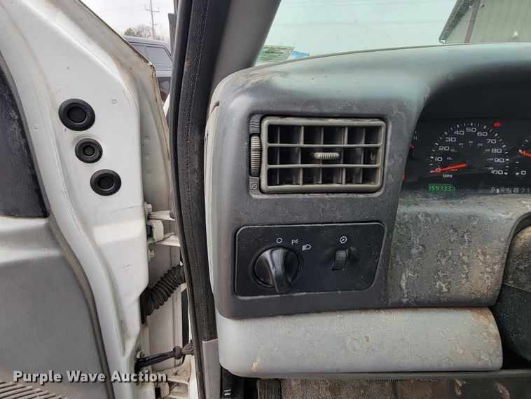 image for item HG9359 2003 Ford F350 Super Duty XL  box truck