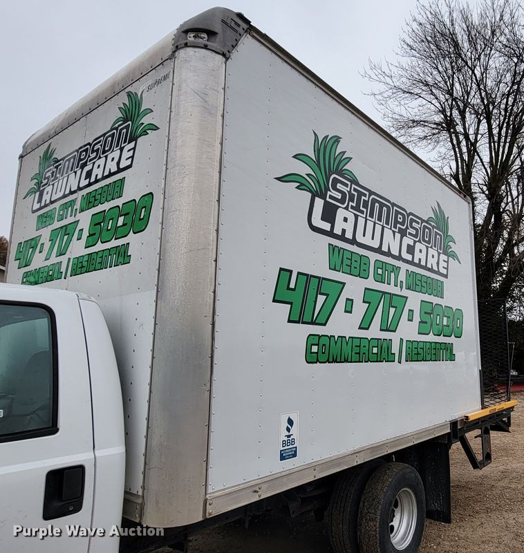 image for item HG9359 2003 Ford F350 Super Duty XL  box truck