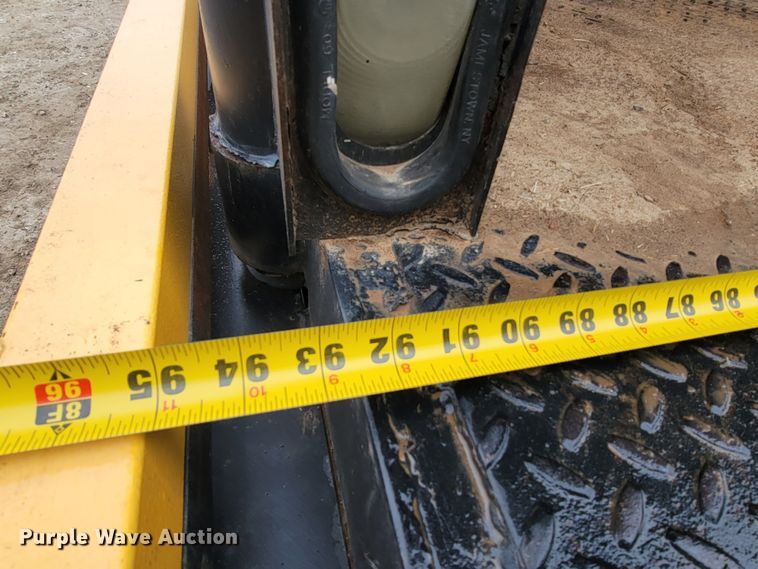image for item HG9359 2003 Ford F350 Super Duty XL  box truck