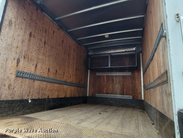 image for item HG9359 2003 Ford F350 Super Duty XL  box truck