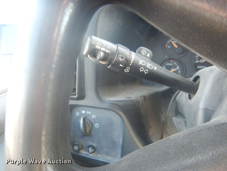 image for item HQ9538 2005 GMC Savana G1500  van