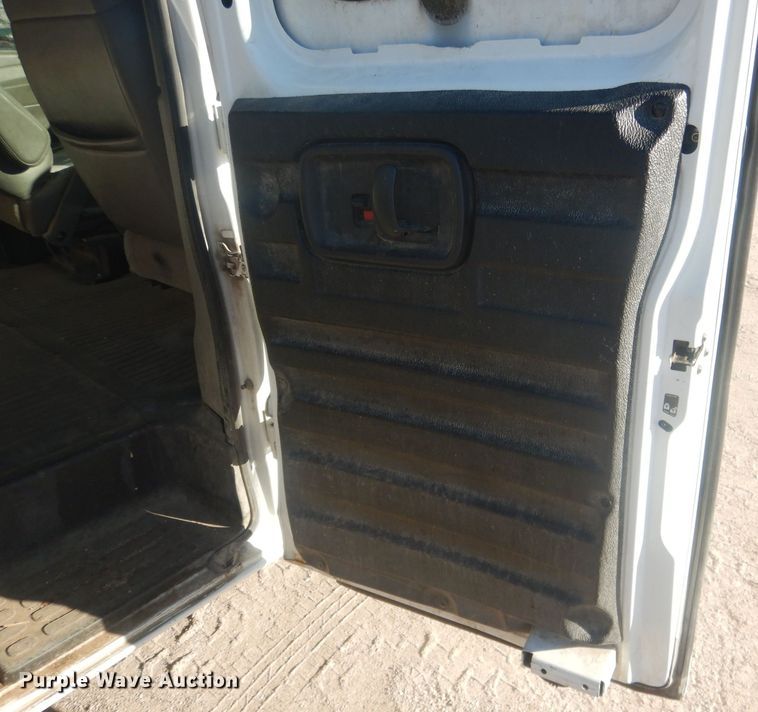 image for item HQ9538 2005 GMC Savana G1500  van