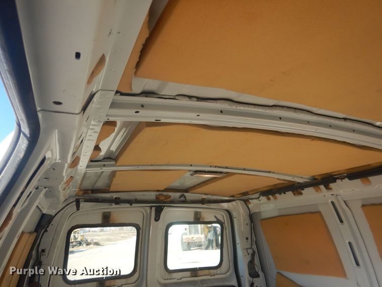 image for item HQ9538 2005 GMC Savana G1500  van