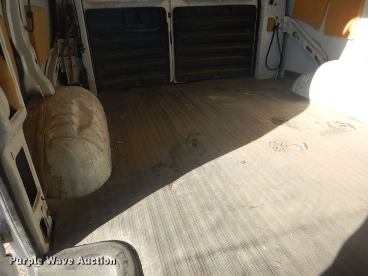 image for item HQ9538 2005 GMC Savana G1500  van