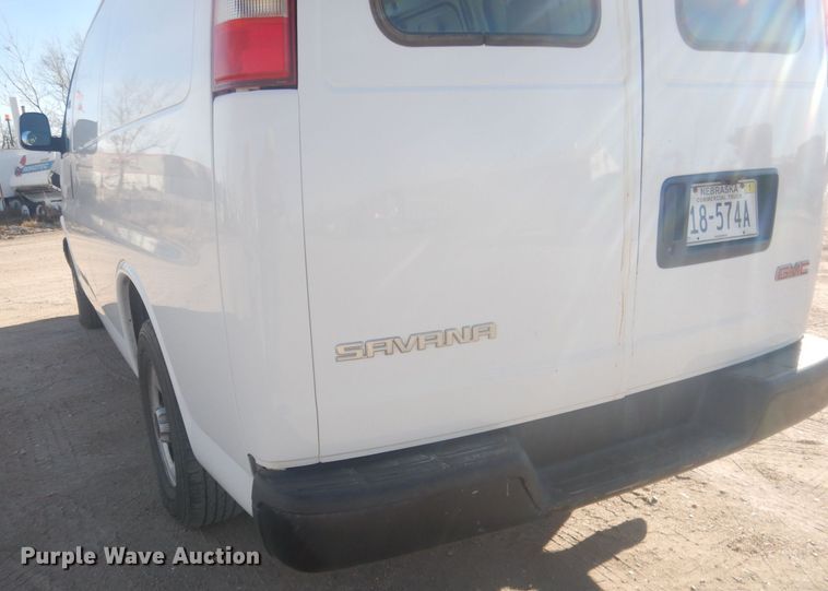 image for item HQ9538 2005 GMC Savana G1500  van