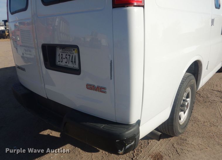 image for item HQ9538 2005 GMC Savana G1500  van