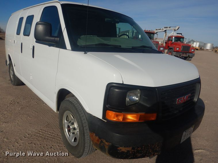 image for item HQ9538 2005 GMC Savana G1500  van