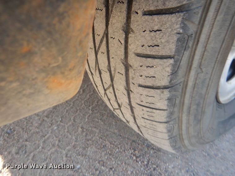 image for item HQ9538 2005 GMC Savana G1500  van