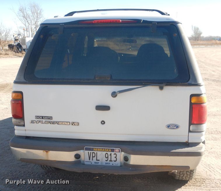 image for item HQ9542 1996 Ford Explorer XLT  SUV