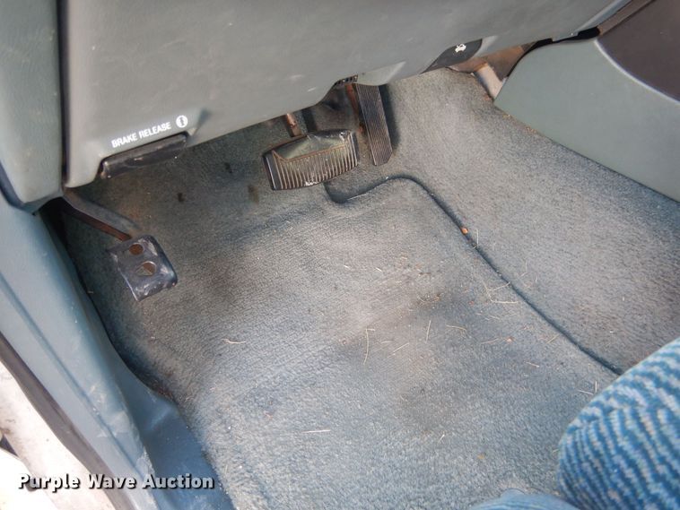 image for item HQ9542 1996 Ford Explorer XLT  SUV