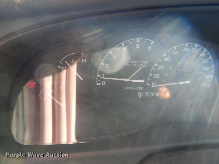 image for item HQ9542 1996 Ford Explorer XLT  SUV