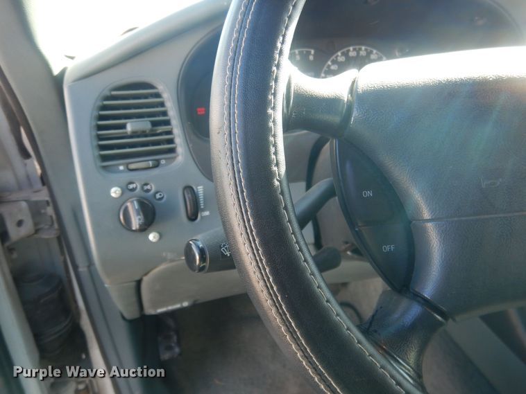 image for item HQ9542 1996 Ford Explorer XLT  SUV