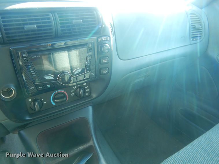 image for item HQ9542 1996 Ford Explorer XLT  SUV