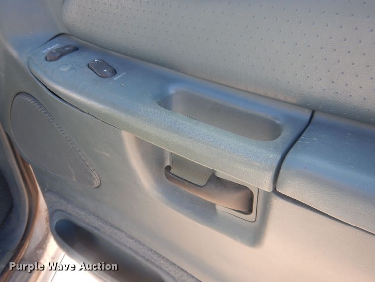 image for item HQ9542 1996 Ford Explorer XLT  SUV