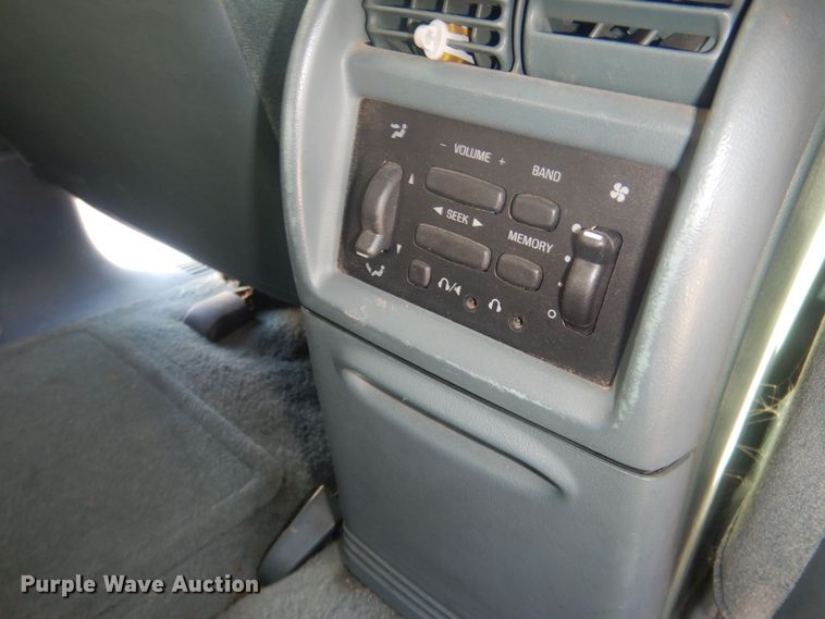 image for item HQ9542 1996 Ford Explorer XLT  SUV