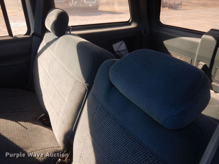 image for item HQ9542 1996 Ford Explorer XLT  SUV