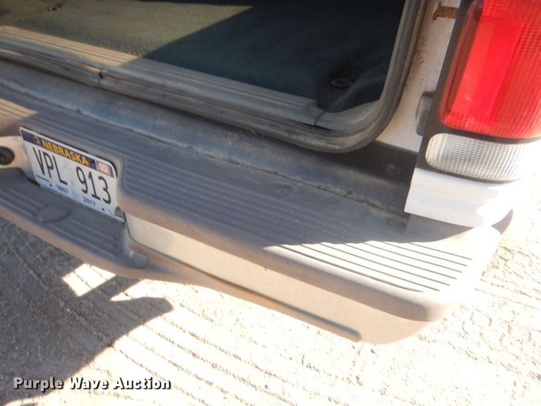 image for item HQ9542 1996 Ford Explorer XLT  SUV