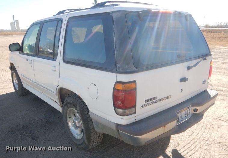image for item HQ9542 1996 Ford Explorer XLT  SUV