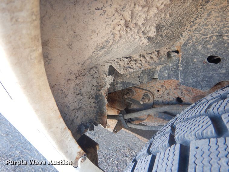 image for item HQ9542 1996 Ford Explorer XLT  SUV