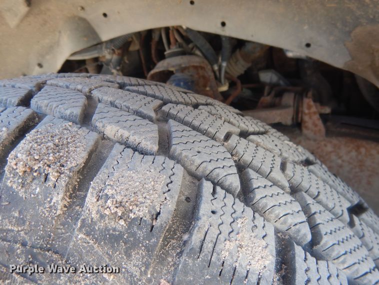 image for item HQ9542 1996 Ford Explorer XLT  SUV