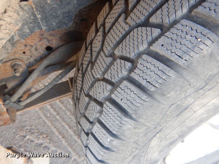 image for item HQ9542 1996 Ford Explorer XLT  SUV