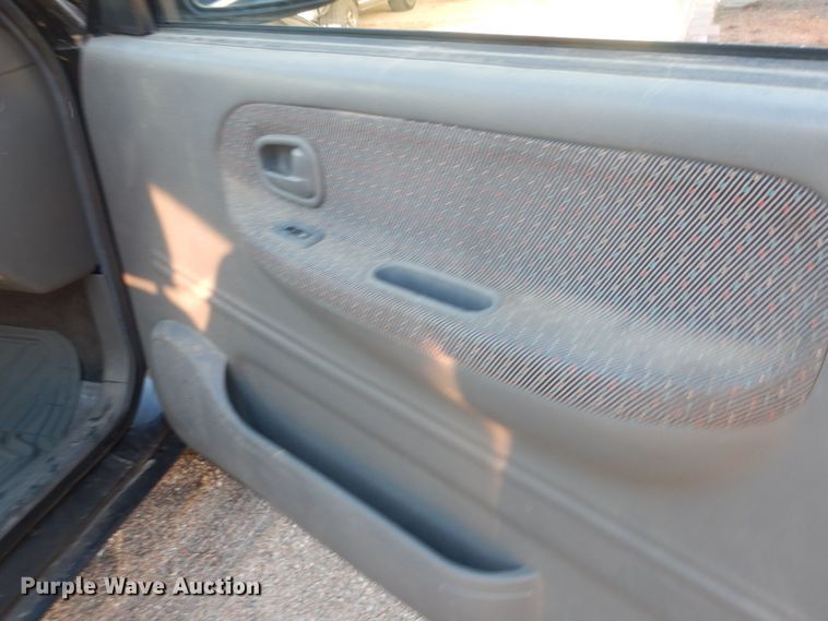 image for item HQ9555 2000 Kia Sportage  SUV