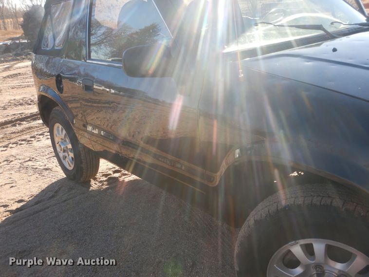 image for item HQ9555 2000 Kia Sportage  SUV