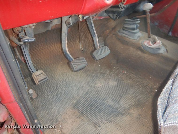 image for item HQ9557 1973 Ford F110  flatbed pickup truck