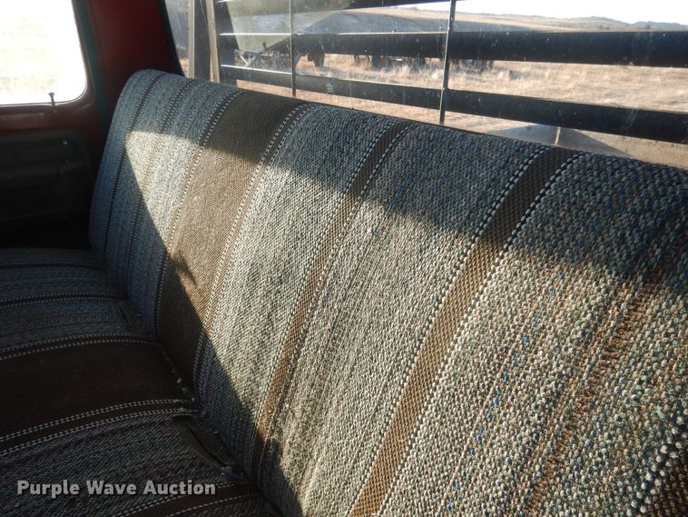 image for item HQ9557 1973 Ford F110  flatbed pickup truck