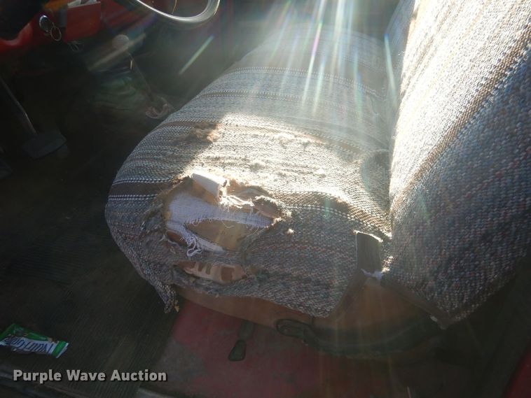 image for item HQ9557 1973 Ford F110  flatbed pickup truck