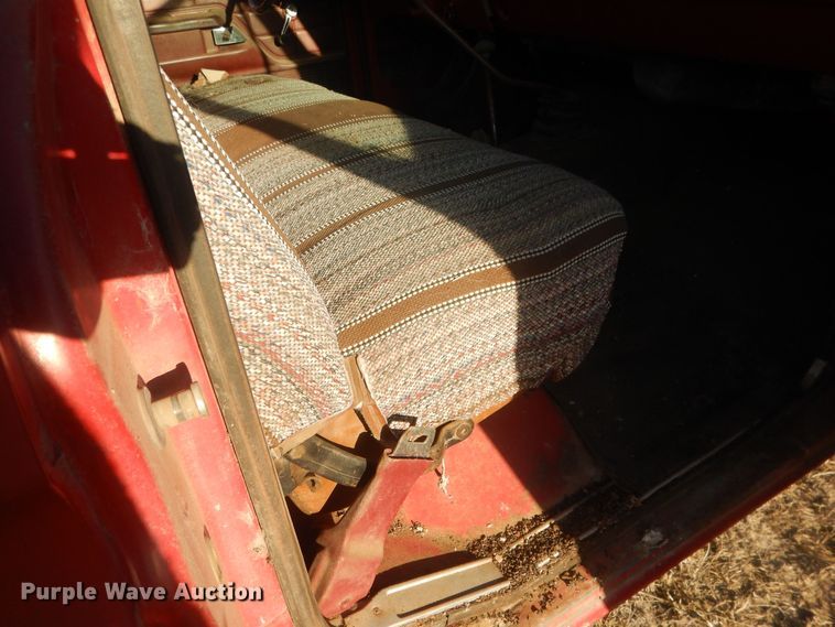 image for item HQ9557 1973 Ford F110  flatbed pickup truck