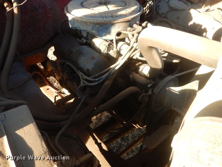 image for item HQ9557 1973 Ford F110  flatbed pickup truck