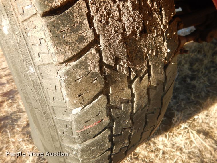 image for item HQ9557 1973 Ford F110  flatbed pickup truck