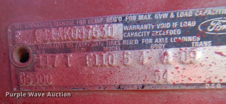 image for item HQ9557 1973 Ford F110  flatbed pickup truck